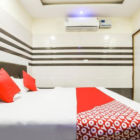 Oyo 71693 Starlight Hotel Gangānagar Eksteriør billede