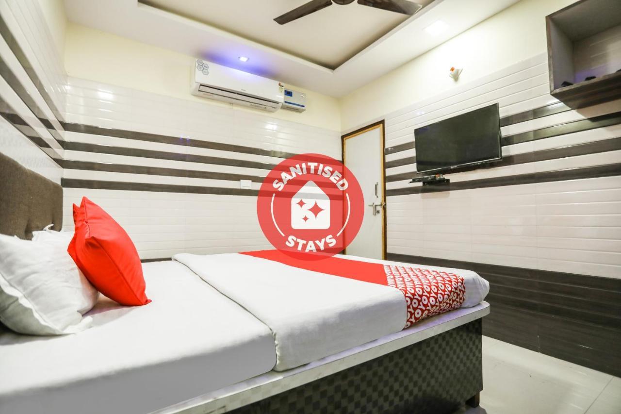 Oyo 71693 Starlight Hotel Gangānagar Eksteriør billede