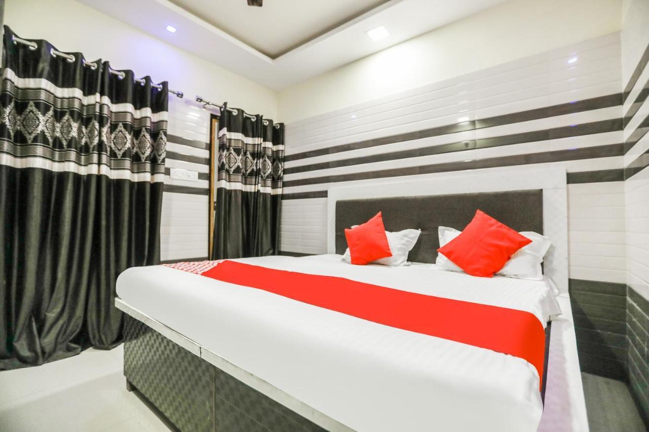 Oyo 71693 Starlight Hotel Gangānagar Eksteriør billede