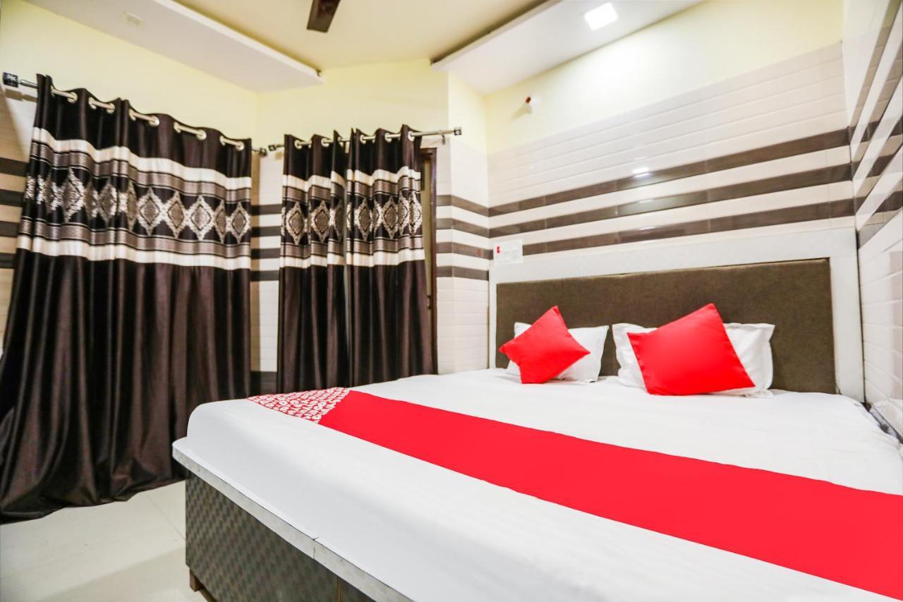 Oyo 71693 Starlight Hotel Gangānagar Eksteriør billede