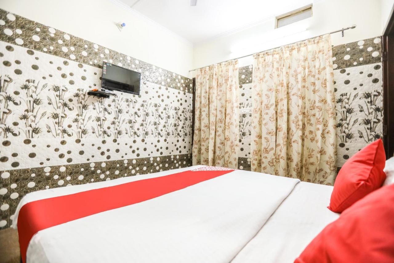 Oyo 71693 Starlight Hotel Gangānagar Eksteriør billede