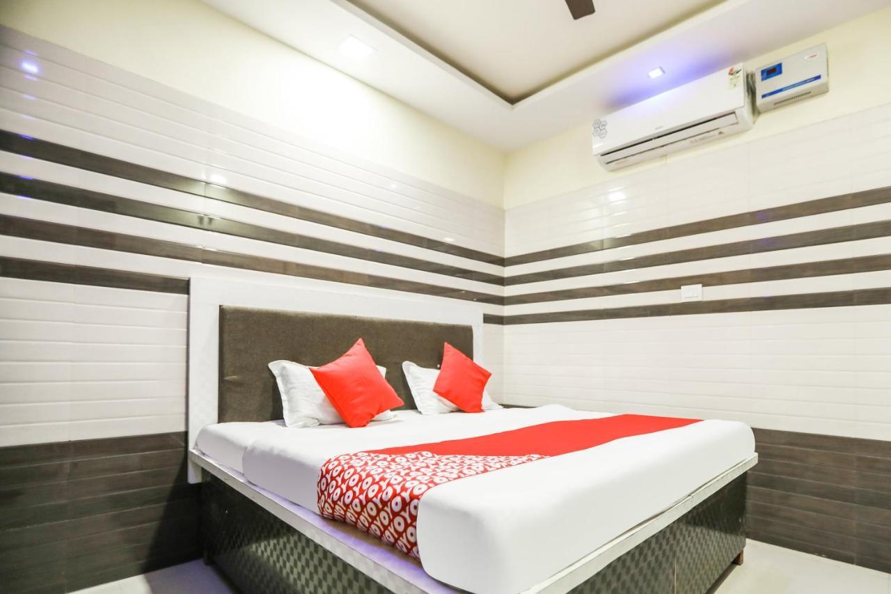 Oyo 71693 Starlight Hotel Gangānagar Eksteriør billede